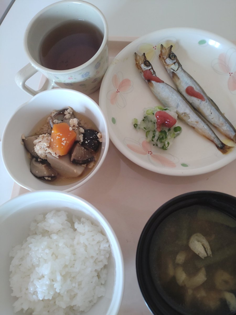 takaha0301's tweet photo. おはようございます。ご無沙汰しています。実は昨日から１泊の予定で入院しています。今月の初めにしたCT検査の結果で抗がん剤の薬品を変更する必要が認められたので初回の投与は副作用を見るために入院が必要になりました。まだ強い副作用はでてないので今日には退院出来そうです。薬が効きます様に！ https://t.co/70u95D3jZo