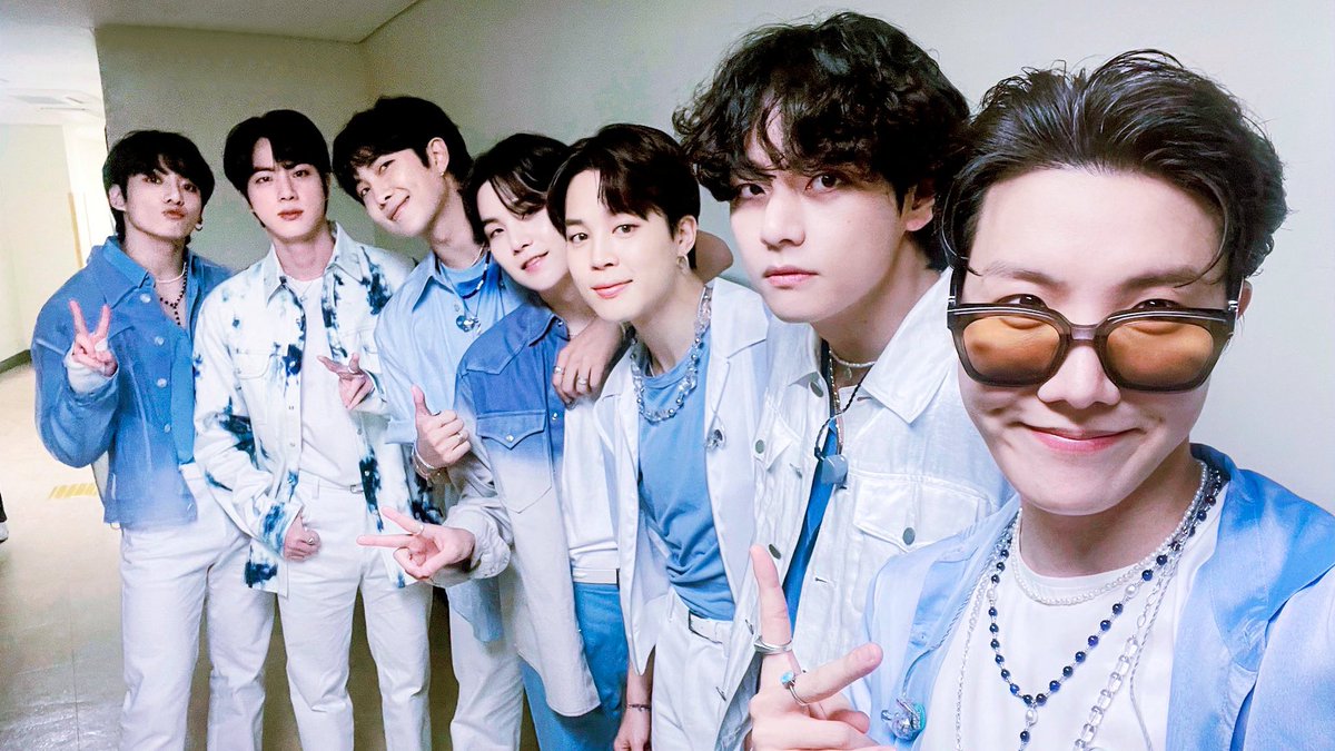 _sxley's tweet photo. No puedo creerlo ya 10 años desde su debut, se q no estuve desdes sus inicios, pero estaré hasta el final con ustedes, supieron ganarse el cariño, admiración y respeto de muchas personas en esto diez años, #Happy10thAnniversaryBTS #10yearswithBTS https://t.co/Ys0wURrR8s