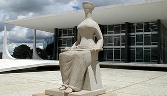 ➡️ STF remete ação penal contra ex-presidente Bolsonaro à Justiça do DF. Na ação, o ex-presidente responde pela prática do crime de injúria por declarações contra a deputada federal Maria do Rosário. Confira: bit.ly/3MXMFps