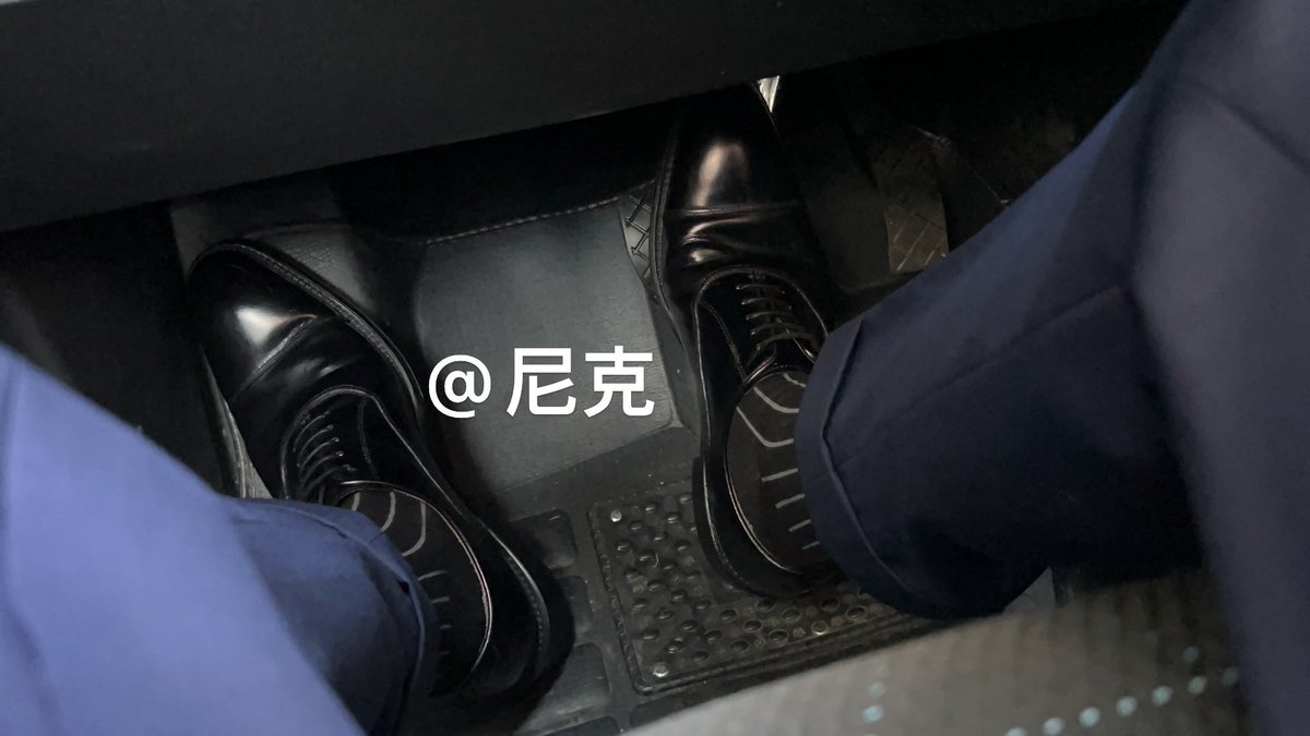 NickleS518's tweet photo. 去机场提货的路边上玩了一会 https://t.co/Zm9RCVxAUB
