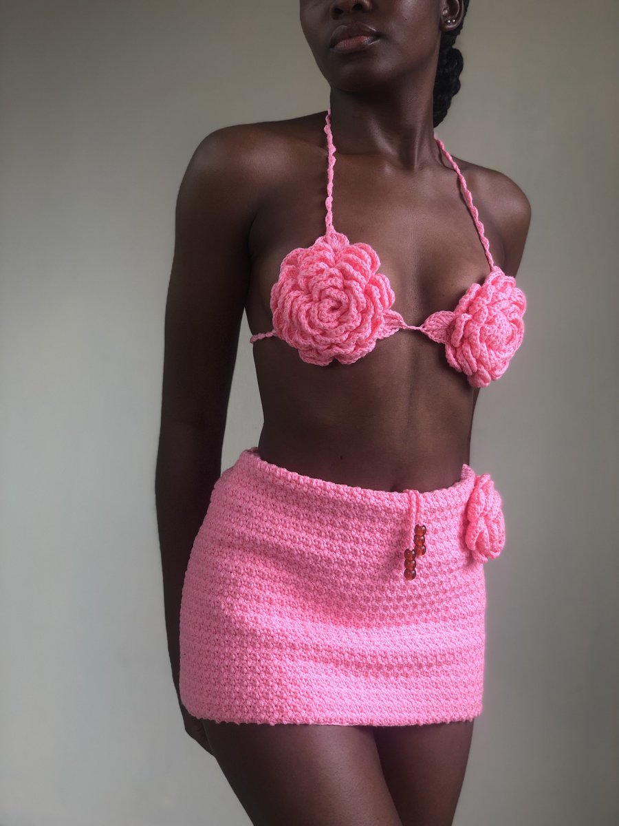 tolanirodia's tweet photo. Range but make it crochet 😎 https://t.co/0j8XgyX9HD