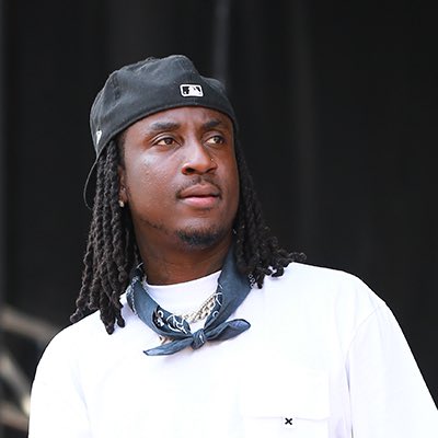 phase1BRose's tweet photo. Beef ain’t been resolved to this day 💀 https://t.co/jwNg5nAlMs