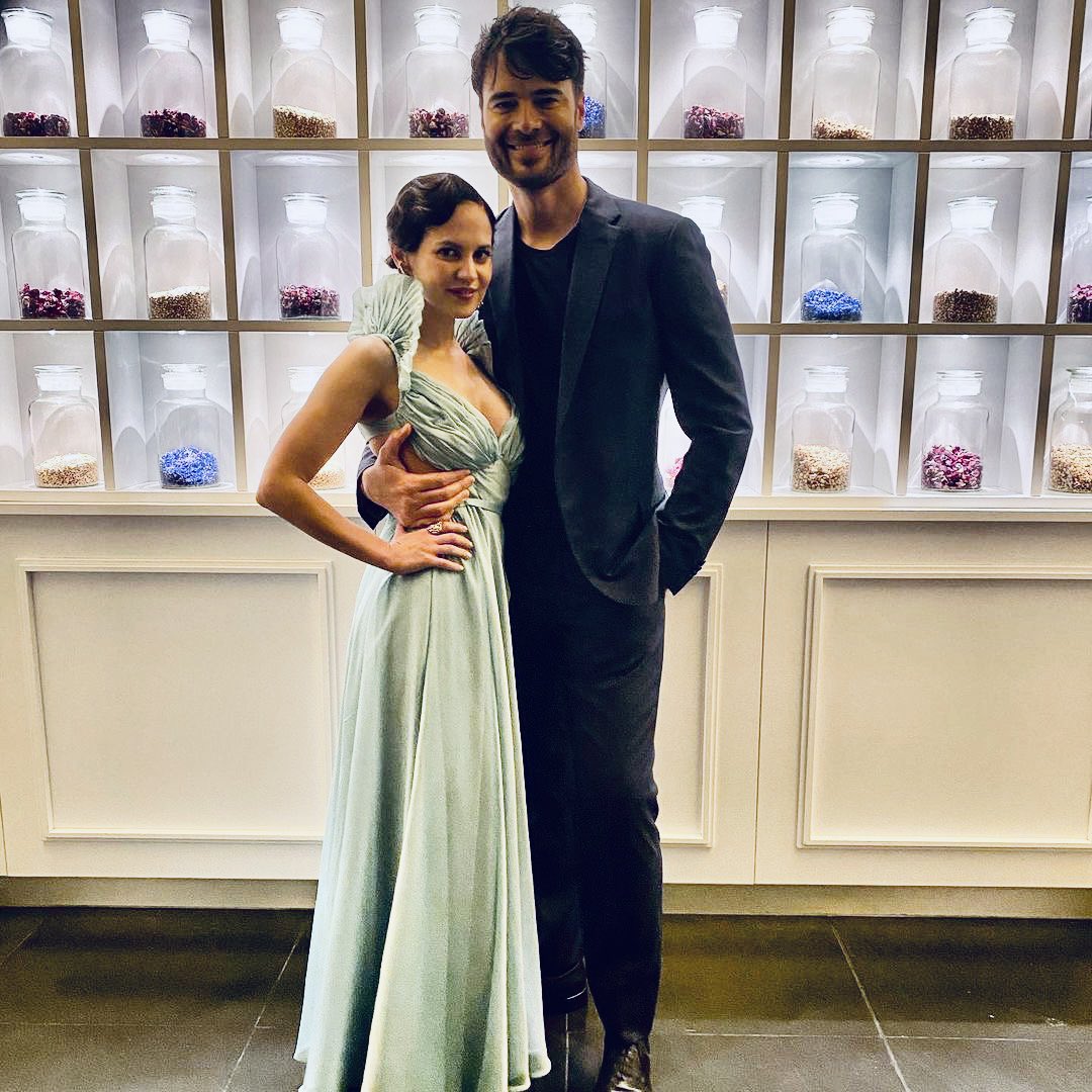 Más guapos imposible 😍❤️
Giulio junto a Mel en Londres en la Premiere de #GabrielsRedemptionMovie