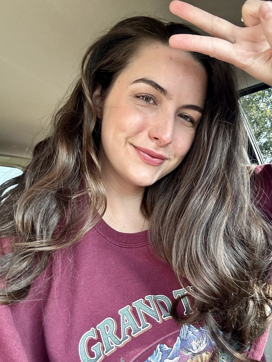 danigjohnston's tweet photo. Comlex 2 done! Hopefully my lucky Grand Teton sweatshirt brought me enough good vibes today! Thatβs a wrap on board season. So grateful to be done! #comlex2 #step2 https://t.co/UZQx3Hx1Gp