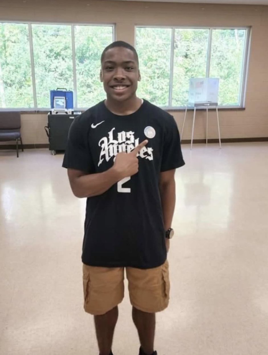 Buttcrack Sports on X: “The kid who made pops laugh is a Clippers