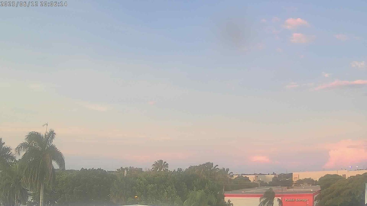 WXELWeatherSTEM's tweet photo. FPR WXEL South Florida PBS at sunset and it's 82.4 F. https://t.co/tBqDJDWe0t