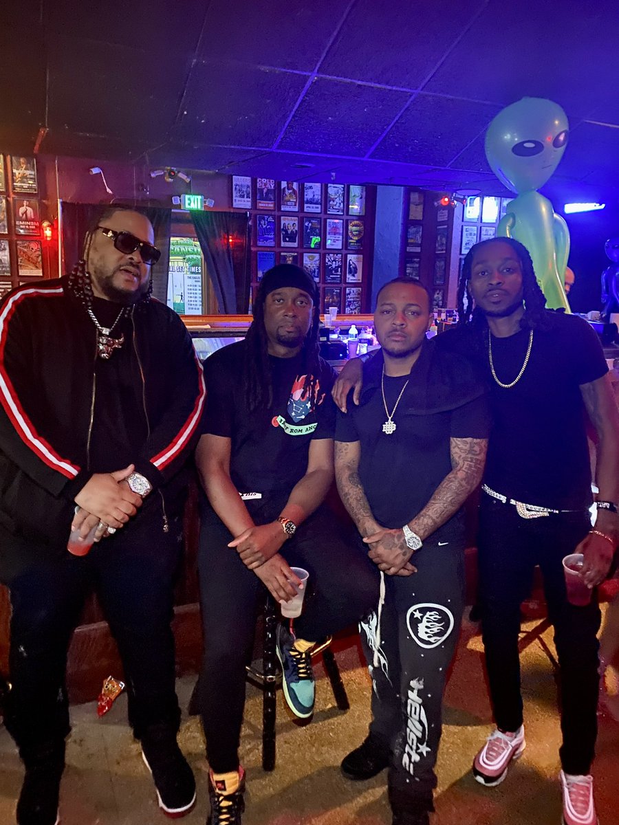 We Been At All Weekend ..
<a href="/ShowStoppaEnt1/">$how$toppa Ent.</a> <a href="/JuanC4Pierce/">Juan C4 Pierce</a> <a href="/smoss/">Bow Wow</a> 🦅🦅