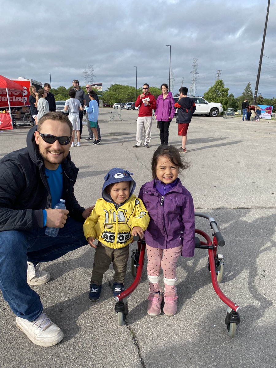 CMartyrsHCDSB's tweet photo. @CMartyrsHCDSB has the BEST families- they always “Show Up”!🌟💖#Community @HCDSB @HaltonCPIC https://t.co/a7Y5oKtyRV