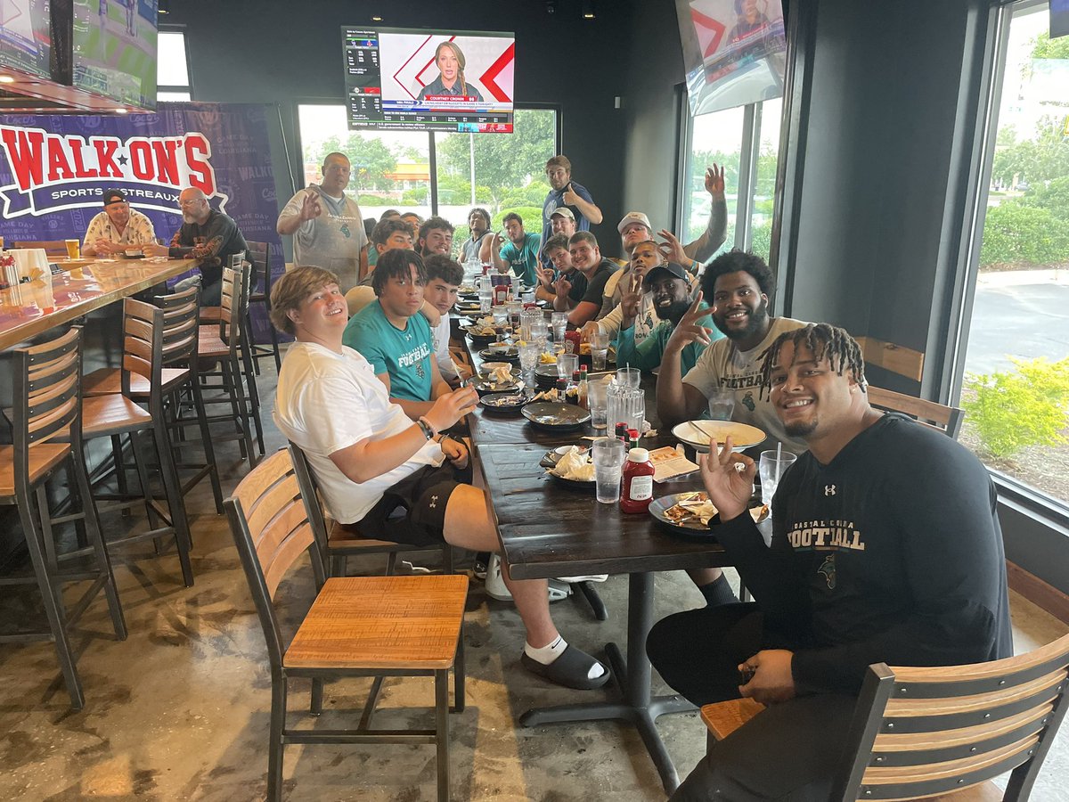 Spent the afternoon paint ballin with the @CoastalFootball Offensive Line & finished up with a #FAM1LY meal! 

Couldn’t be more fired up about this group of men! 

#ChantsUp || #OLP 
#BallAtTheBeach || #TealNation
