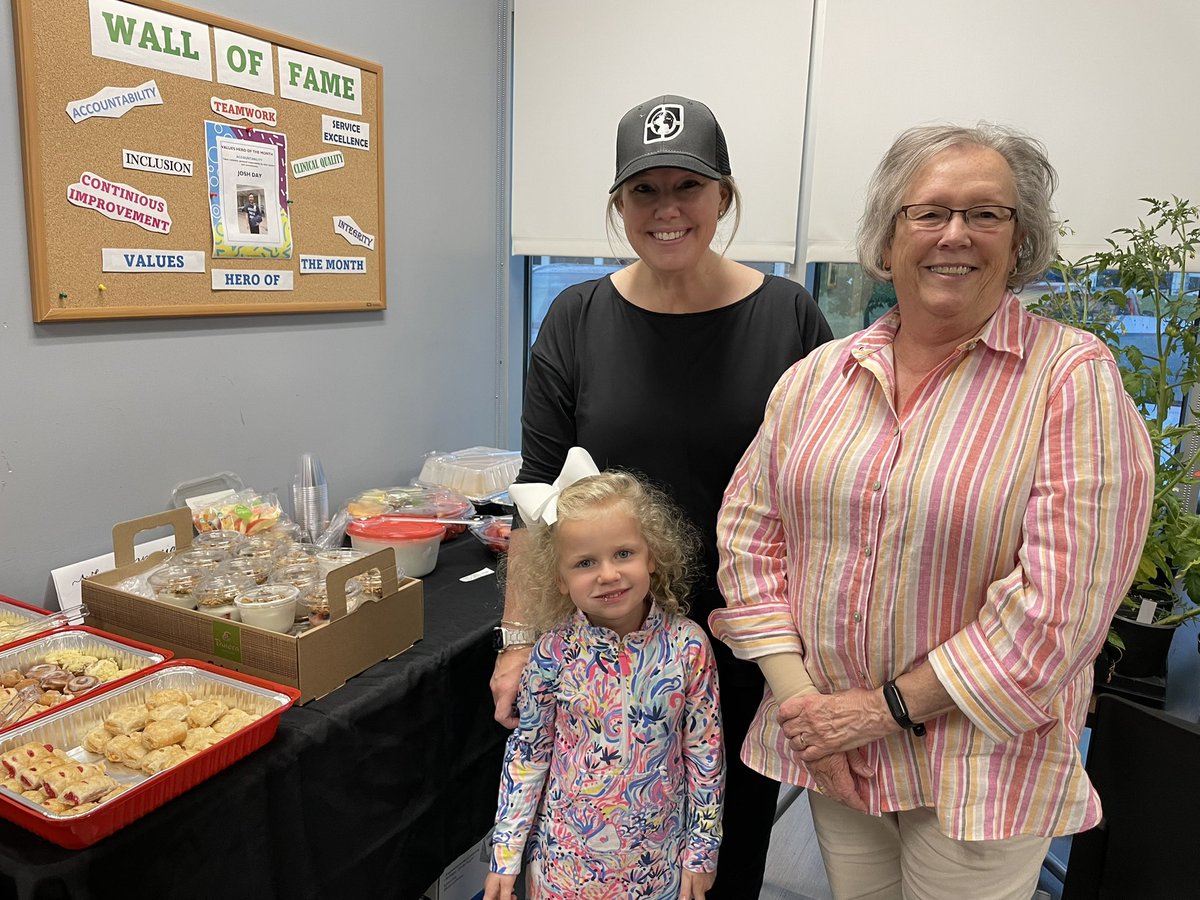 We would like to thank Catherine Barker and family who graciously donated a wonderful brunch for our 40 volunteers this past Sunday. 

If you would like to donate food for volunteers please contact volunteers@surgeryonsunday.org!