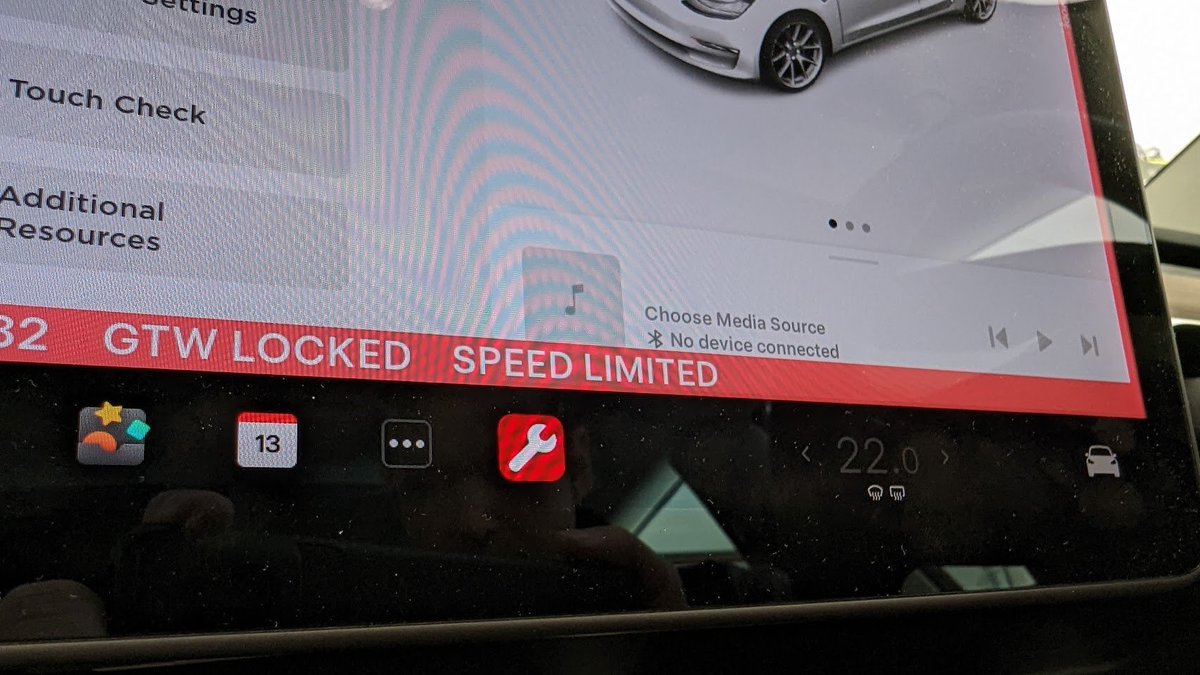 techAU's tweet photo. Final one.. the Service Mode icon.. 
FYI - if you set a speed limit for Service.. they can turn it off. #ServiceMode https://t.co/2Mpdd5k72s