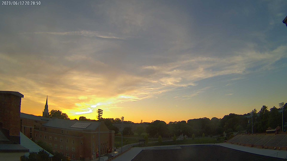 WakeForestWx's tweet photo. Wake Forest University at sunset and it's 75.4 F. https://t.co/3CAstZUIeJ