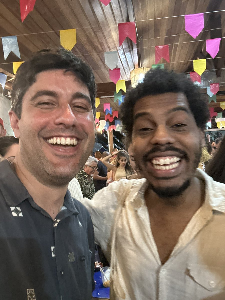 Sei lá. O maior de todos. Duvido que prometo que juro que nem combinei com o único especialista possível de bar do Rio <a href="/ErosMendes/">Éros Mendes</a>