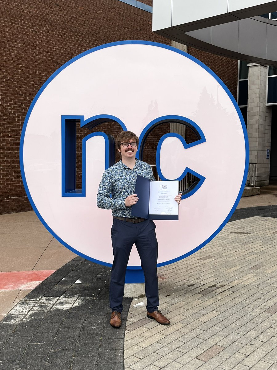 Paul_Niagara's tweet photo. Proud family moment for family with Daniel’s graduation from Niagara College. https://t.co/sbbNUrtB0L