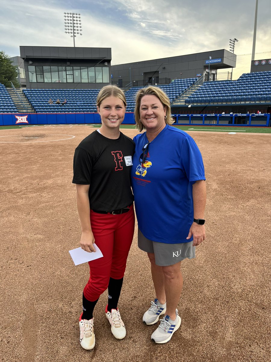 KaelynOrourke's tweet photo. Thank you @CoachMcFalls @CoachMeghanKU @SteffDickerson I had an amazing time at the KU Elite Pitching Camp and got to learn some new drills. As well as get some good tips from the coaches and players. https://t.co/7kLRkz195H