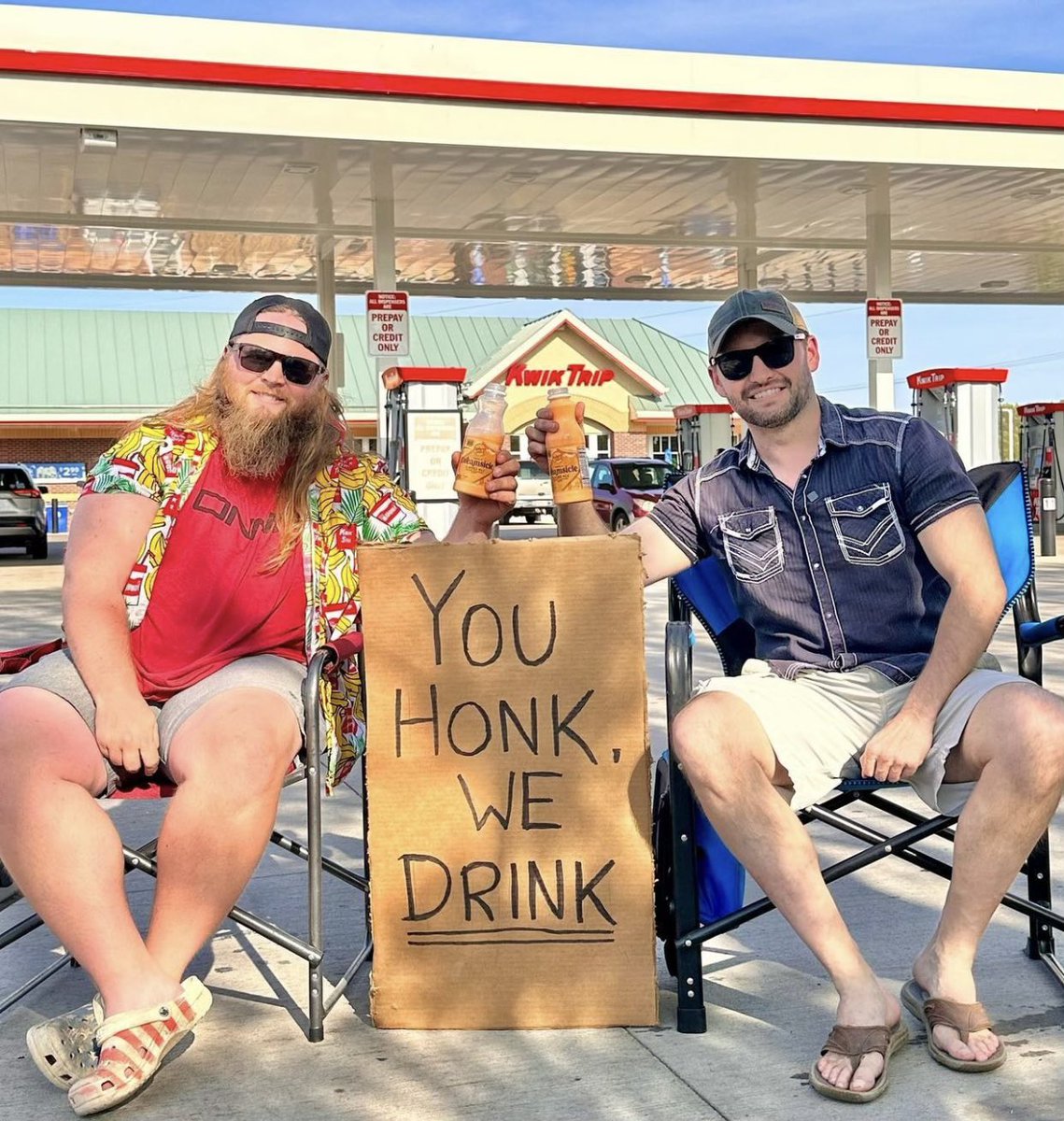 midwestern_ope's tweet photo. It doesn’t get more Wisconsin than this https://t.co/nkzDpoAMJq