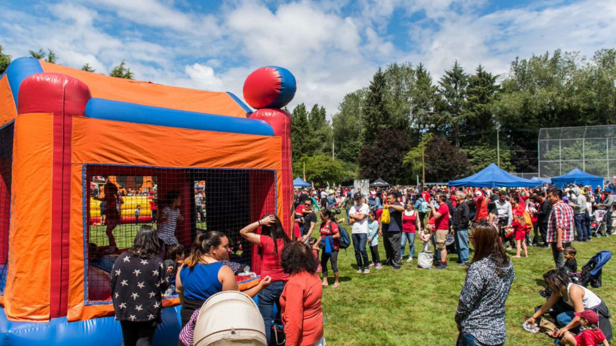 FunRichmond's tweet image. Plan a fun Canada Day at the #StevestonSalmonFestival on Saturday, July 1! Live music, parades, salmon bake, chow mein, art/horticultural shows, Japanese festival, marketplace, and kid's activities: there is something for everyone. More here: bit.ly/43vMatM