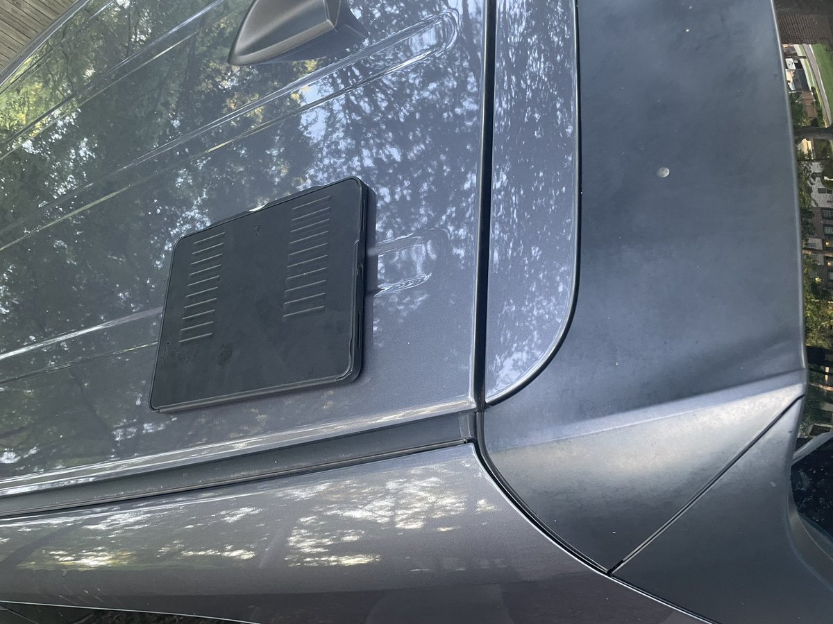 jr75901's tweet photo. @ZUGU_CASE I drove for 50 miles today with my iPad Pro accidentally stuck to the top of my car. The magnets in your case are legit! #bestcaseever https://t.co/K3g4OXyvA4