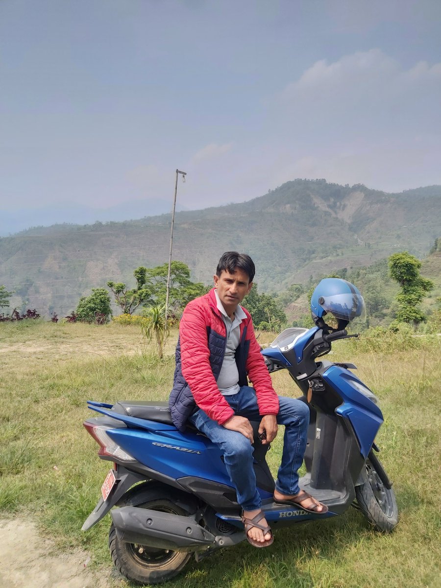 स्वार्थि भएको होइन ,मैले दुरि बढाएकाे मात्रै  हो   म हुनु र नहुनुमा फरक नपर्ने आफन्त भनाउदा हरु संग ।