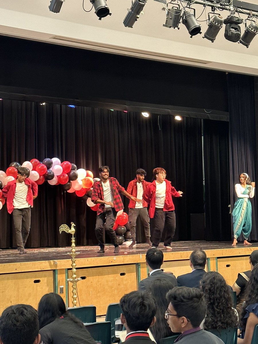 uukkamathu's tweet photo. Blown away by this dance performance by the winners of the Tala Dance Competition! #YRDSB #uukkamathukaividale #ukawardsofexcellence https://t.co/y1ia1GeprP