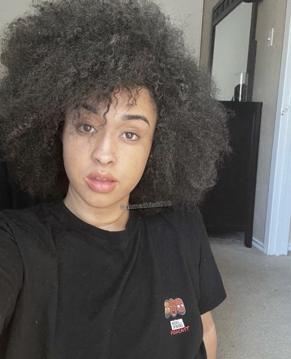 Eyes you say? 🤭😏🖤