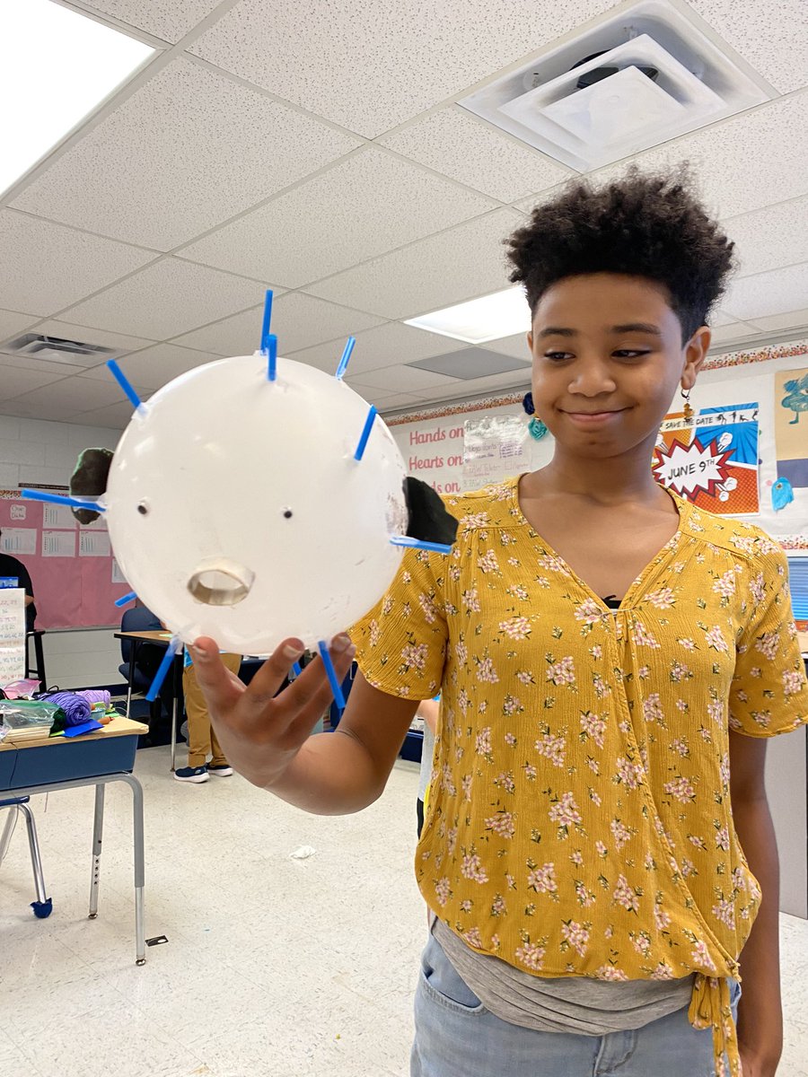 ktrivers14's tweet photo. For the last week of school we are reusing materials to make ocean animals (after we researched and made powerpoint) and even a hot air balloon!! #global #BAESShines https://t.co/vwcJMWKF5w