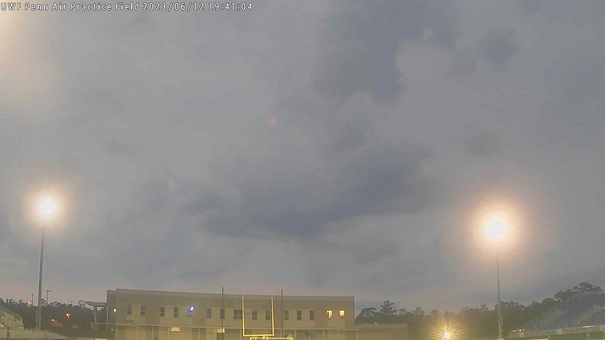 PenAirWxSTEM's tweet photo. UWF Pen Air Field at sunset and it's 83.3 F. https://t.co/6bjOb2JFkt