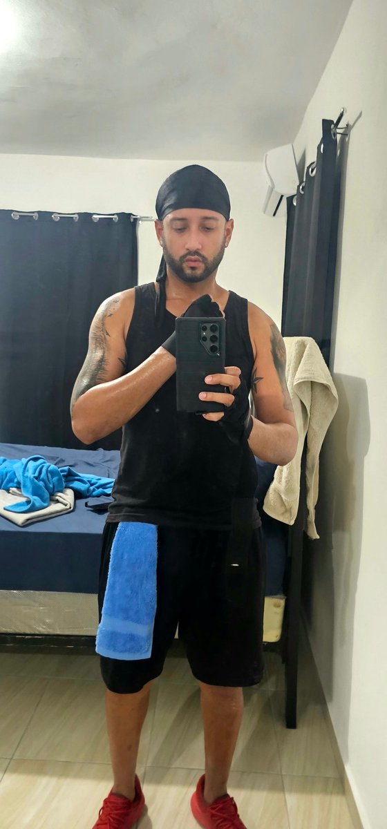daLoBoBoY's tweet photo. Sudando un poco para no perder la costumbre 🐺 https://t.co/5xUmX1HacX