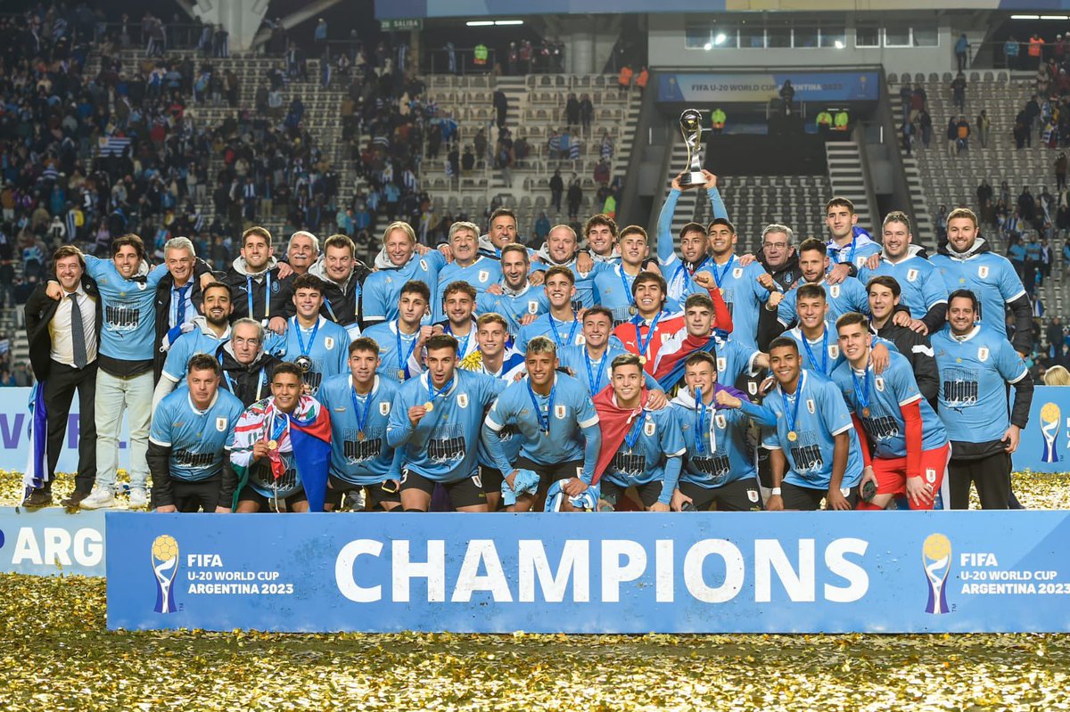 ¡Muchas gracias chiquilines y cuerpo técnico por darnos esta inmensa alegría a todo el pueblo uruguayo!