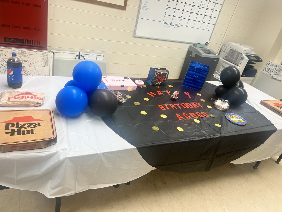 Foxtrot832nd's tweet photo. Yesterday DS Agogo celebrated with his natural family…. Today he was surprised by his Falcon Family! Never be busy to take care of the ones who take care of you. #Soldiers #FamilyFirst #HappyBirthday #TotalSoldier @CSM_Grant @LTCRobinson_B @MikeCavezza @Ramtahal_Eldred https://t.co/pXEEpIMlbc
