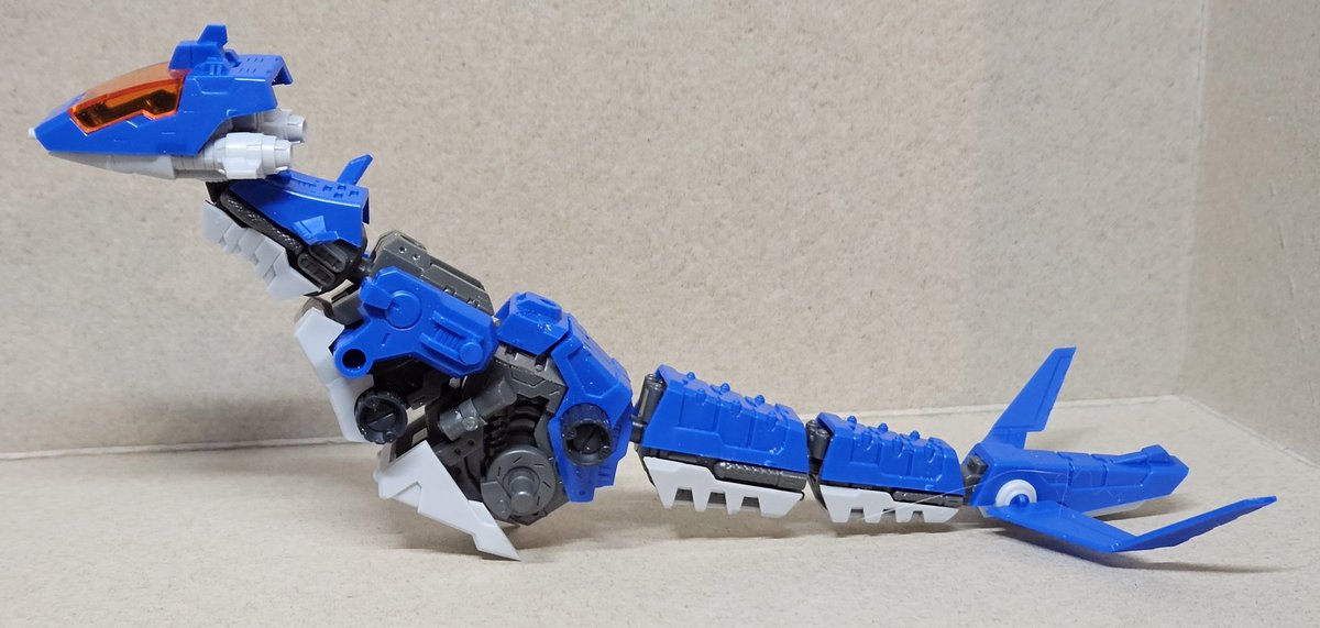 MadModelMage's tweet photo. Thanks folks for stopping by tonight!

Shorter stream today due to fumble fingers &amp; focus issues.

Got the body of Pteras done! Next time limbs and weapons!

#vtuber #envtuber #modelbuilder #modelkitmonday #ZOIDS #plamo #hobby https://t.co/D3gbtVlgHg