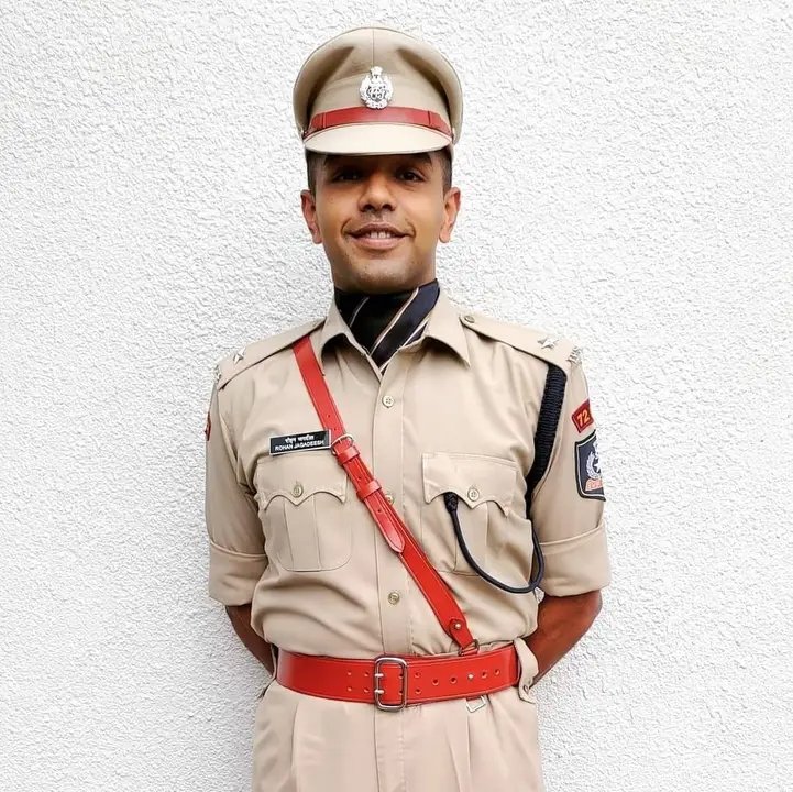 ips officer uniform