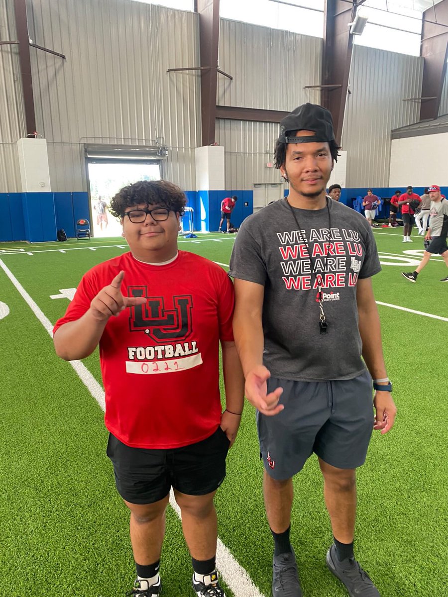 Noahsnoah__'s tweet image. Had a great camp today @LamarFootball was given some great advice from both @_CoachZo_ and @arthurgilmorejr will be taking there advice with me through out my journey appreciate the love especially from @arthurgilmorejr #gocardinals @RecruitLamar @coachmlindsey @tobijah68…