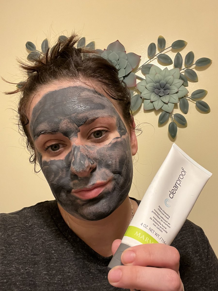 Charcoal mask after a long weekend is always needed #charcoalmask #masking #acne #clearproof #mymklife #marykay #mklifer #roadmaptoourskin