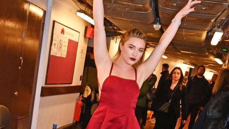 MValentinoRP's tweet photo. ©#ValentinoRP › Valentino DiVas.

Our beautiful 𝗡𝗶𝗰𝗼 𝗗’𝗔𝗿𝘀𝗲𝘆 (@graupejuice) wore custom Valentino to the premiere of @HandsOfStoneRP in New York City this past 10th of June. She also wore the Liquirosso lipstick and was accompanied by C.D Pierpaolo Piccioli. https://t.co/ZqksOdbhV5