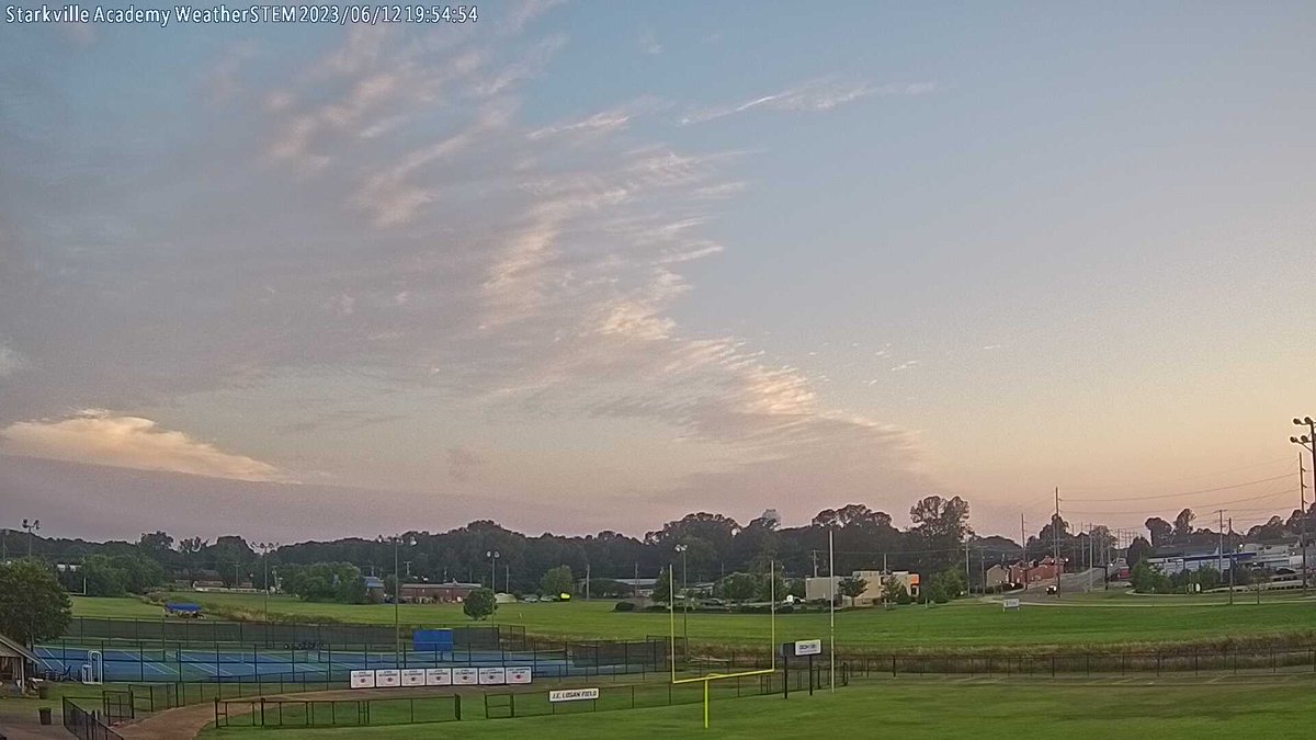 SAWeatherSTEM's tweet image. Starkville Academy at sunset and it's 75.2 F.