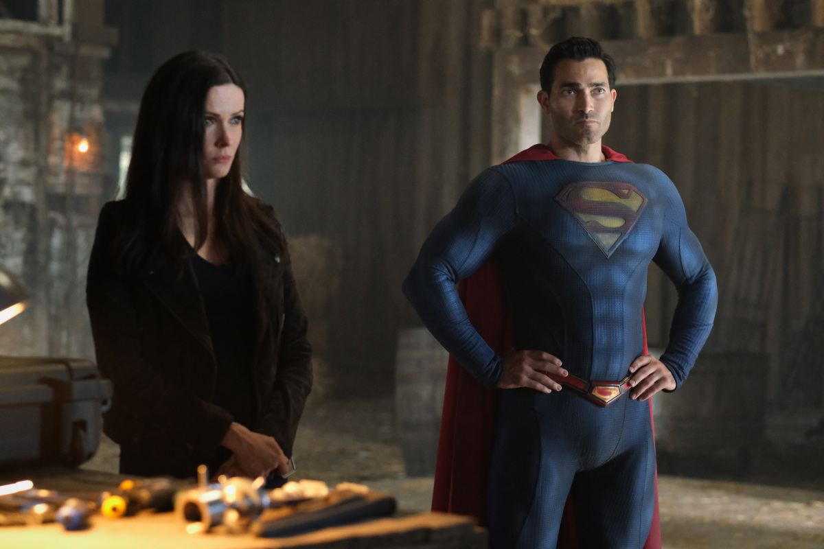 'Superman &amp; Lois' Renewed For 10-Episode Season 4 At The CW deadline.com/2023/06/superm…