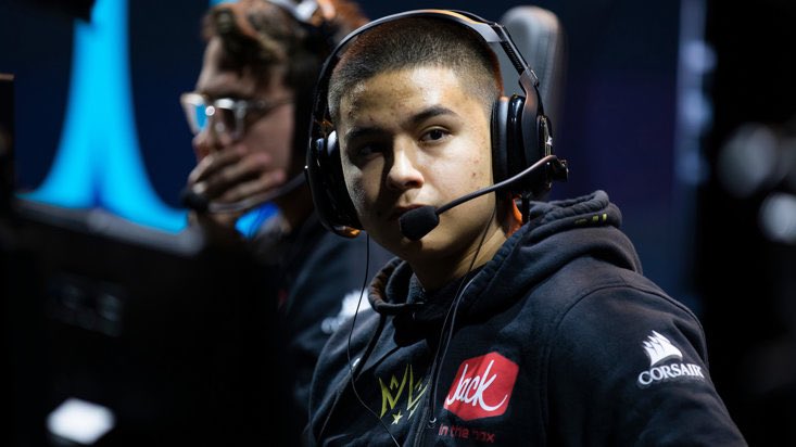 Only 4 rookies have won Champs in their inaugural seasons:

🔹MiRx
🔹Simp
🔹iLLeY
🔹Shotzzy

This weekend, Beans, Fame, Ghosty, Hicksy, Kremp, Scrap, and Snoopy will compete for the chance to etch their names into history.

Could we see another name added to the list? 🤔