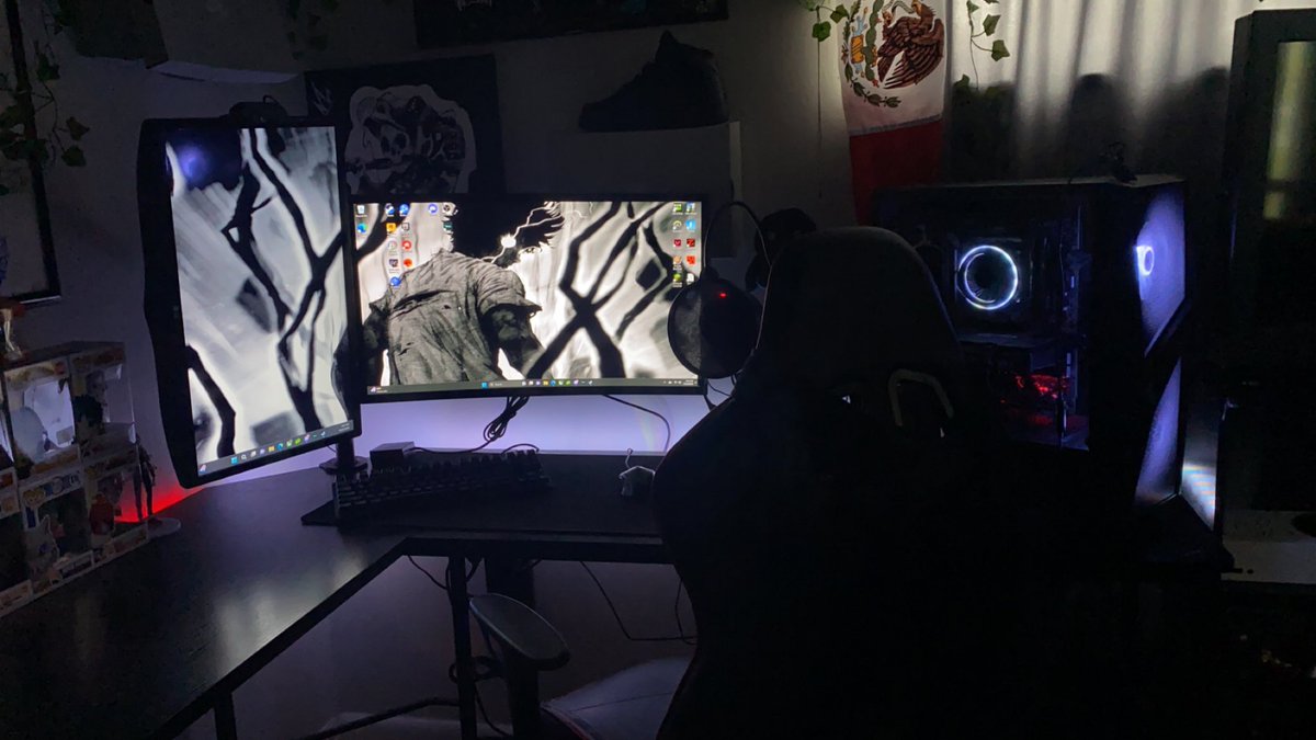 oV3Xn's tweet photo. Setup is coming along nicely slowly but surely!🔥 https://t.co/EfSAOOsroW