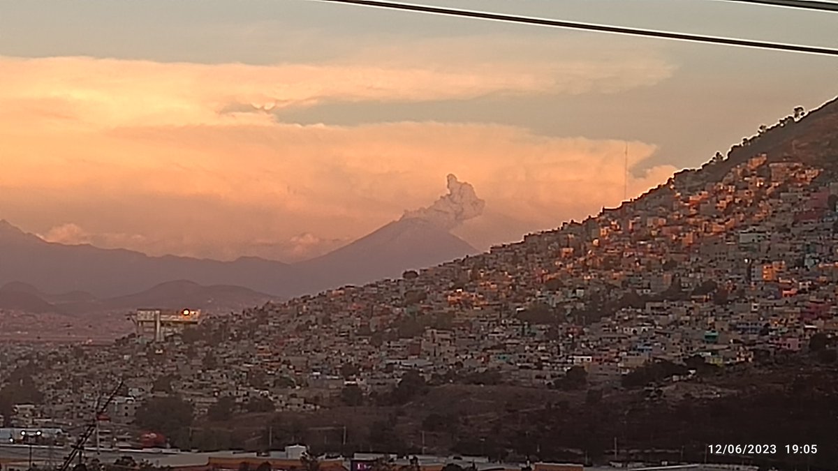VanBam09's tweet photo. @JesusMartinMx Nueva fumarola del Popocatépetl!!! https://t.co/1gTlZDjTNQ