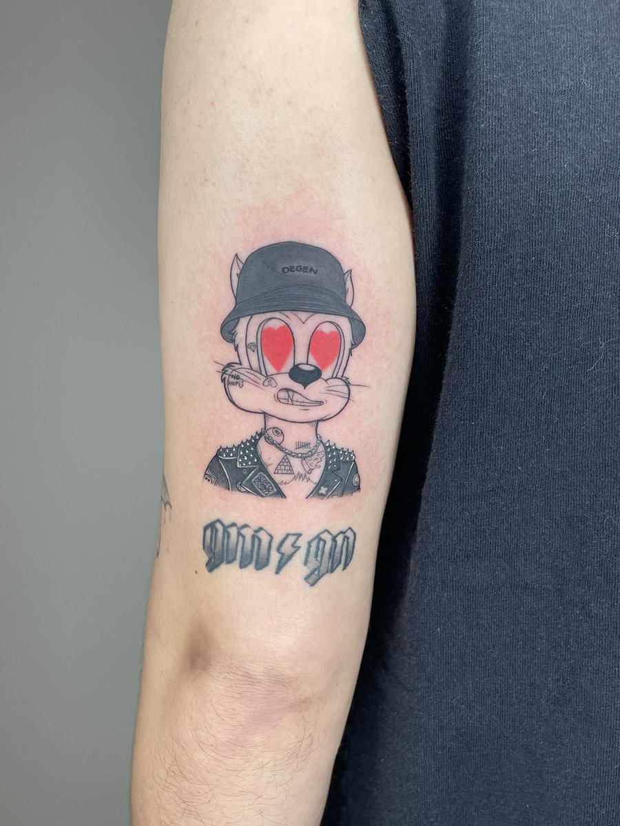 elbensvibez's tweet photo. gang gang 🤘🏼

A year and a day ago I pulled up to a shop in SD to get gm⚡️gn inked with @tranquilaforevs and @DefiDonni 

Today pulled up to get this beauty done in LA by @Thatboyvince_ with @velordicus 

#toonz for LIFE. https://t.co/h1qqDXh1UE