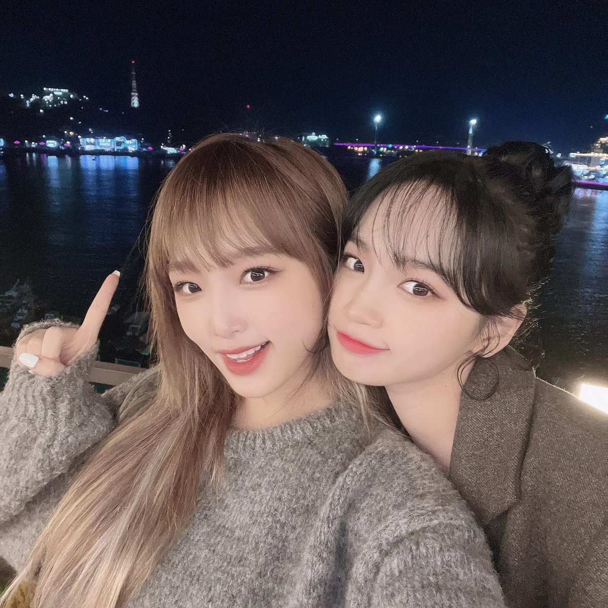 three2906's tweet photo. Shakira selalu mengalah selama ini. Akankah kali ini, dia melepaskan cowok yang merupakan cinta pertamanya atau berani bersaing dengan saudaranya sendiri demi cinta? #JoyMagic https://t.co/iWQRWwEkKQ