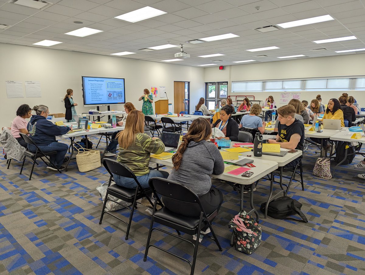 AliaLawera's tweet photo. SIOP- PD Summer Cohort Group 1 Day 1 @WWCSD #Greatfuturesstartrighthere 33partipants #ML #EL #Strategies #8components #Comprehensibleinput #BuildingBackground #LessonPreperation #Overview
#Lawera&Englesman #SIOPcoaches https://t.co/PZ0coEfpBP