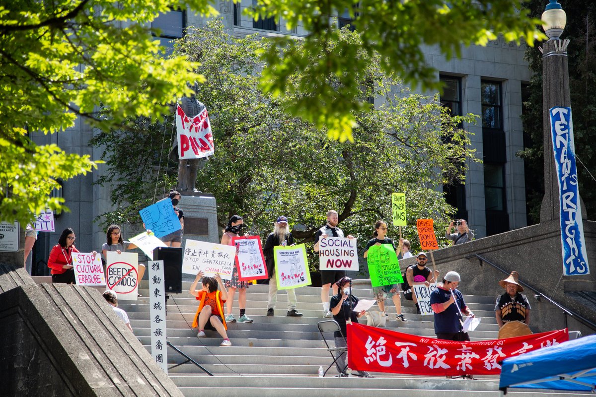 Solidarity forever—this was a moving scene outside City Hall in opposition to #105Keefer, as seen earlier today.

Bowled over by the labour + love of #ChinatownYVR residents, allies, organizers, volunteers—all who have been taking a stance for the legacy of the n'hood for years.