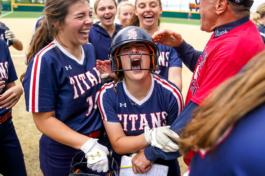 BREAL412's tweet photo. Some awesome celebration photos from today's PIAA softball semifinals courtesy of the PUP's @alexandrawimley.  Congrats to Shaler and Montour for making the finals! Good luck -- especially to my neighbor, Montour second baseman Shania Cope! -- in the championship! https://t.co/LiOlEED6hP