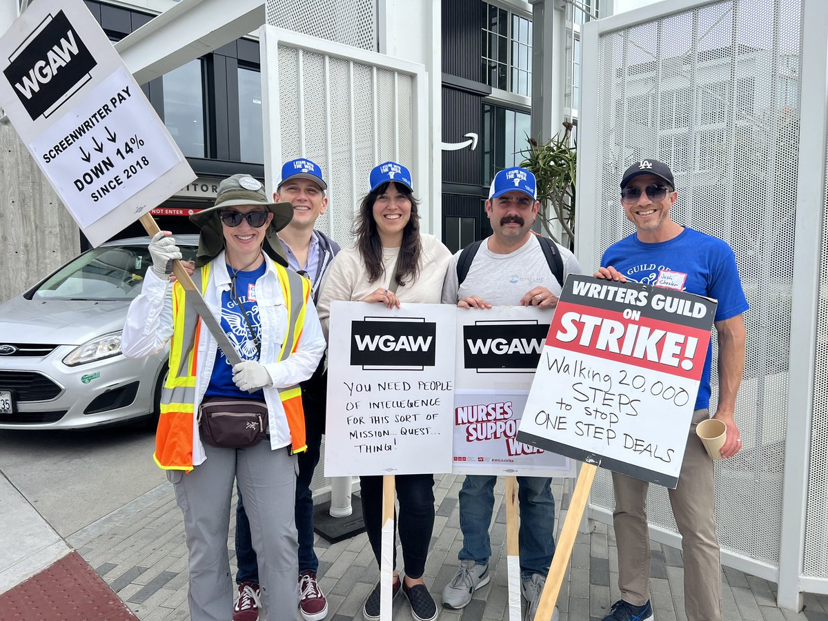 Screenwriter pay is ⬇️ so our step count is ⬆️ picket time with <a href="/sugarjonze/">Kira Snyder</a> ❤️