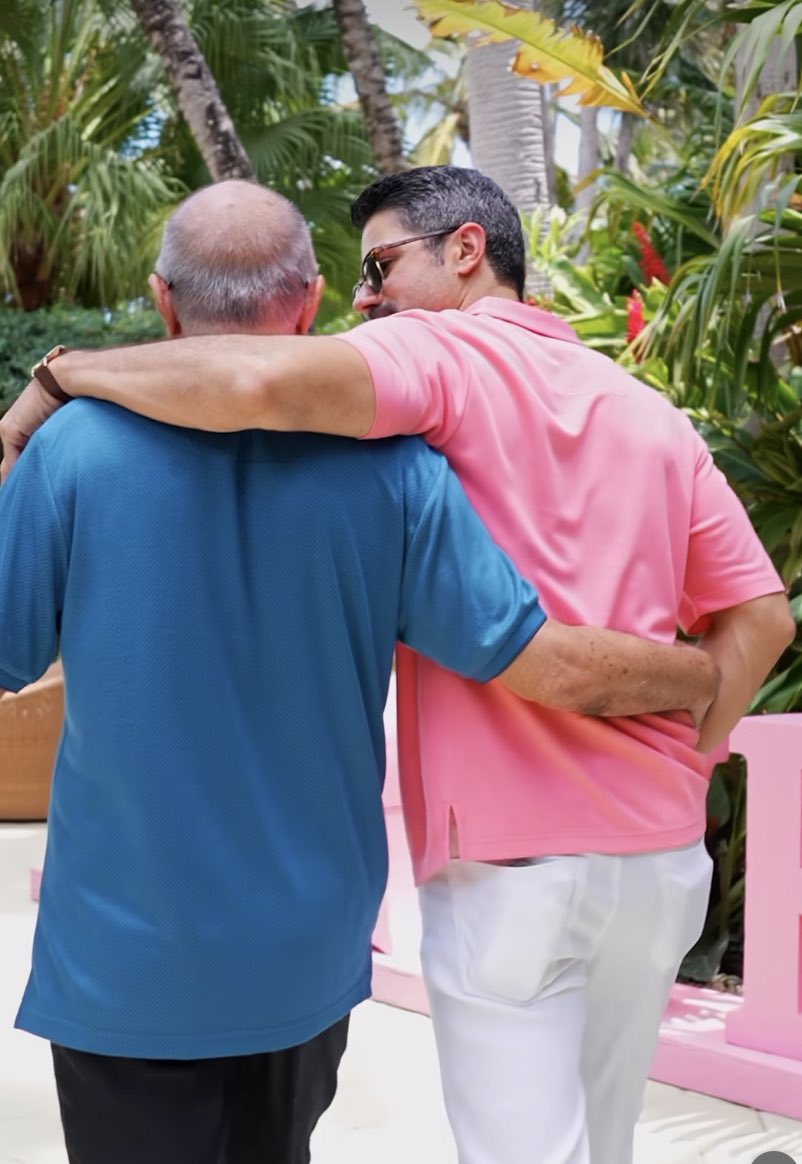 maya_S2424's tweet photo. Recuerdo las veces que Pepe se refería a su papá como un gran ser humano y gran ejemplo para él #PpGamezforCubavera  siempre dijo que su papá es su héroe 🦸‍♂️ 🫶🏼♥️ https://t.co/wjE2AIvctC