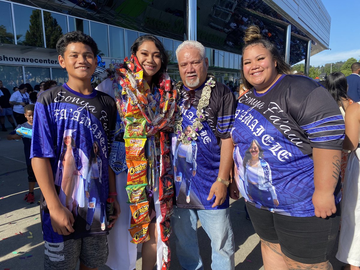 FWPS210's tweet photo. And so a new journey begins. Congrats FWHS graduates! @federalwayhigh #EagleGrad #Classof2023 https://t.co/q8hVqlX8I4