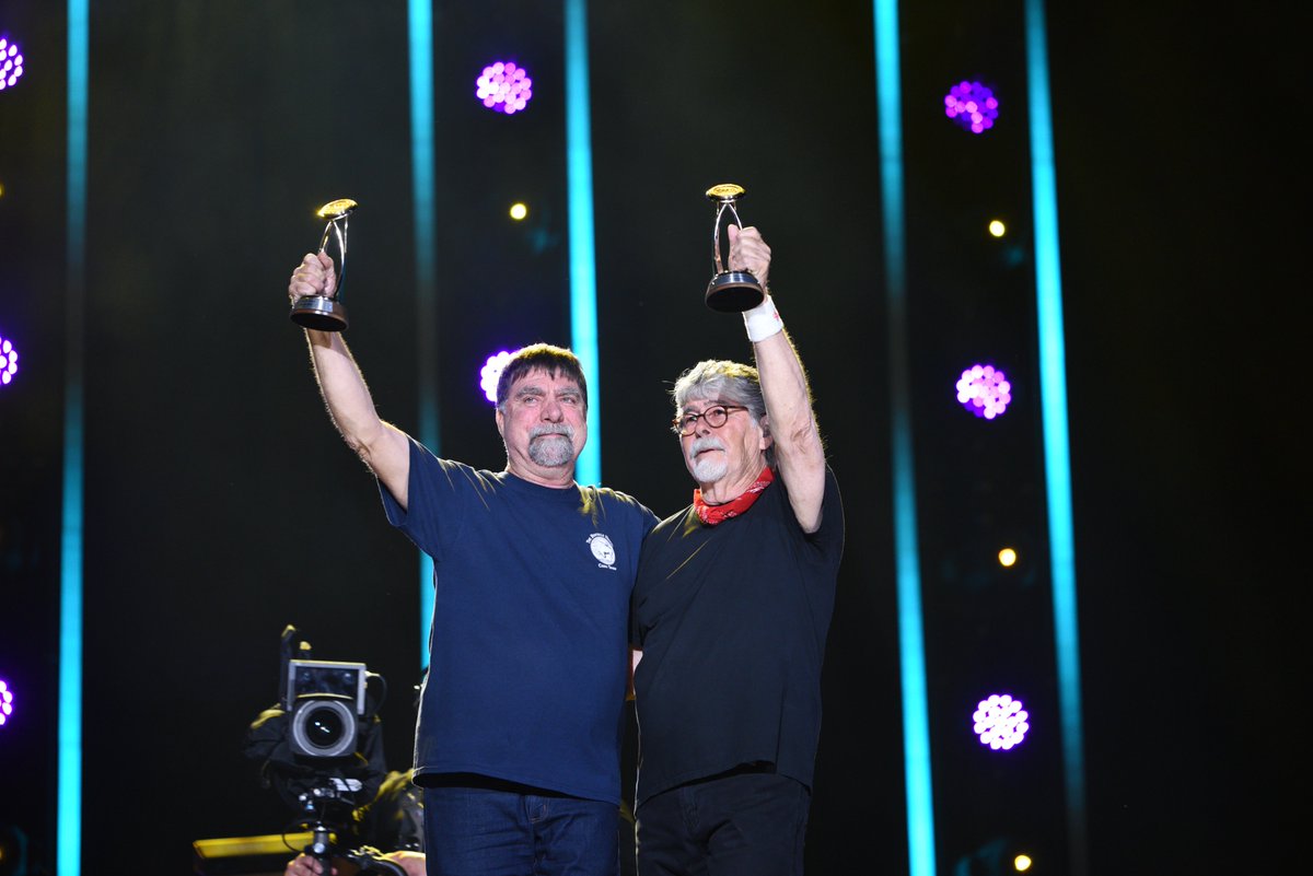 We had a great time playing CMA Fest! Receiving CMA’s highest honor, the Pinnacle Award, was the surprise of the night, and we are so honored and humbled.
Photo: Nick Zimmer
absolutepublicity.com/alabama-reacts…