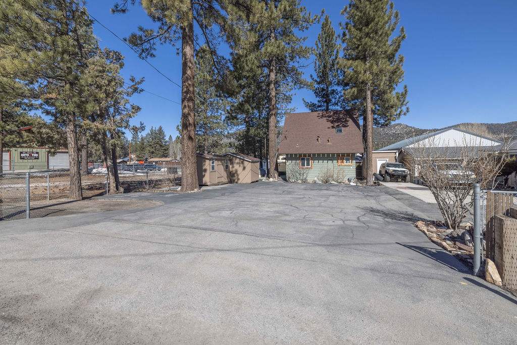 KenSimondsRE's tweet photo. Check out the price reduction on this commercial property in Big Bear City!
https://t.co/srog8DKymd https://t.co/t9CFniIpTW